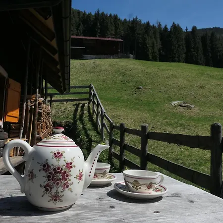 Berghuette In Tirol * Lager Walchen