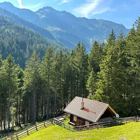 Berghuette In Tirol * Lager Walchen